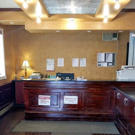 Alaskan Motel Fox Creek Экстерьер фото