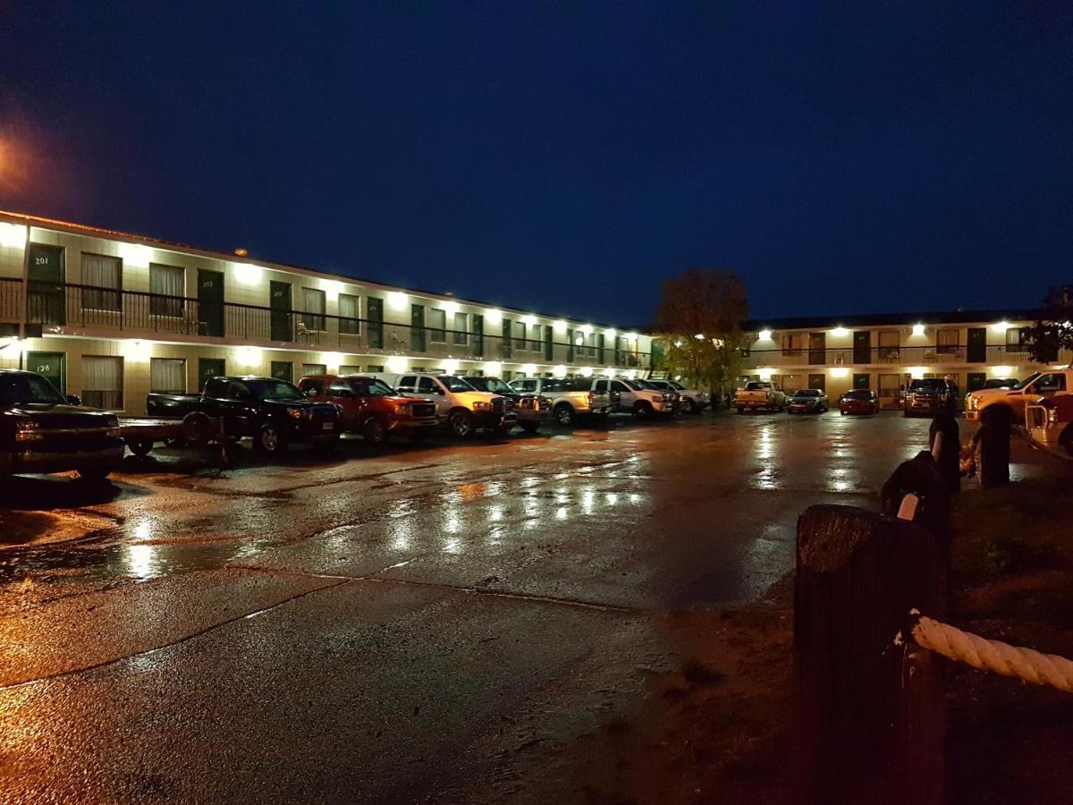 Alaskan Motel Fox Creek Экстерьер фото