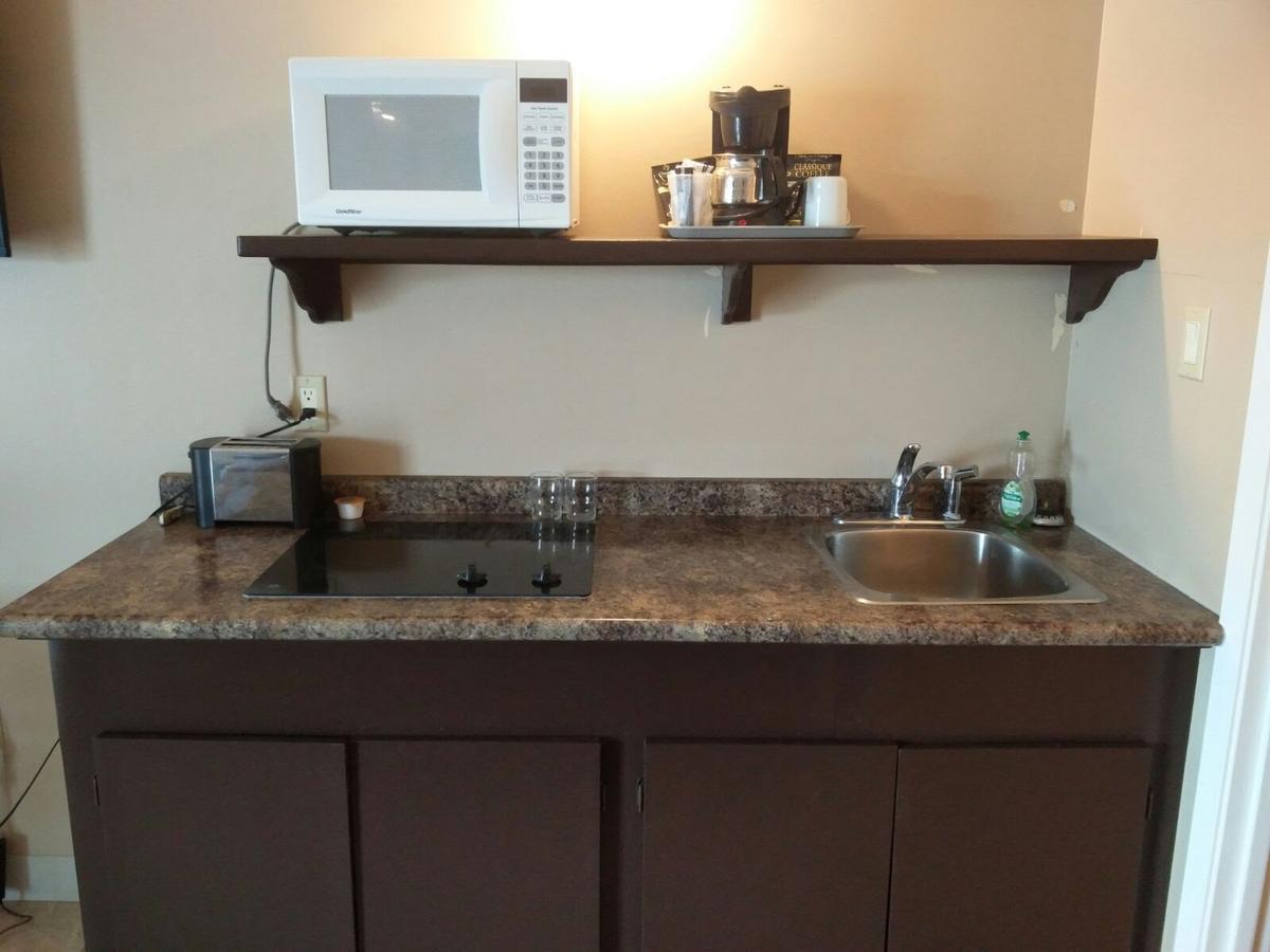 Alaskan Motel Fox Creek Экстерьер фото