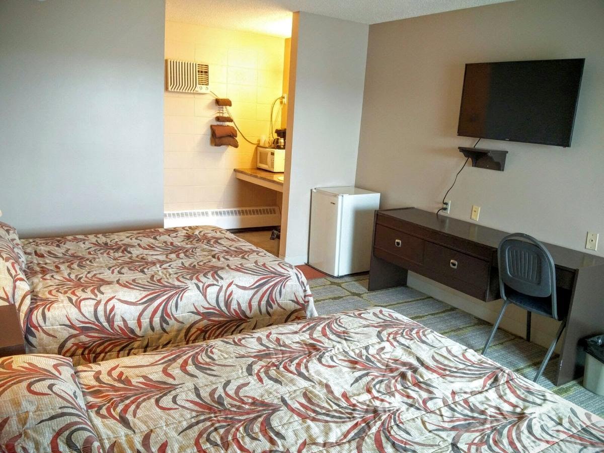 Alaskan Motel Fox Creek Экстерьер фото