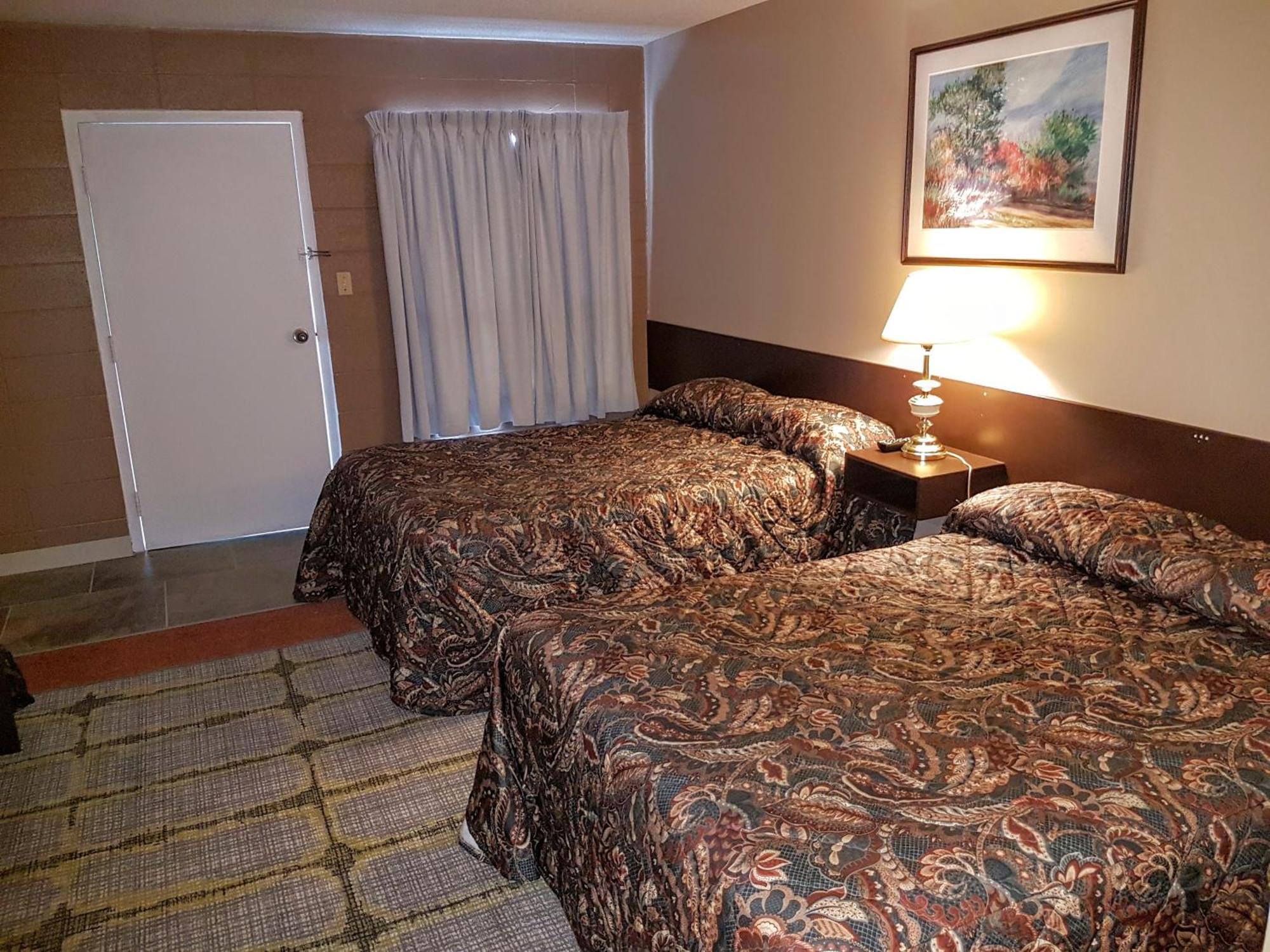 Alaskan Motel Fox Creek Экстерьер фото